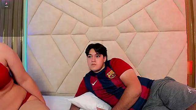 EmilyANDrew  online show from 4, 11, 2025