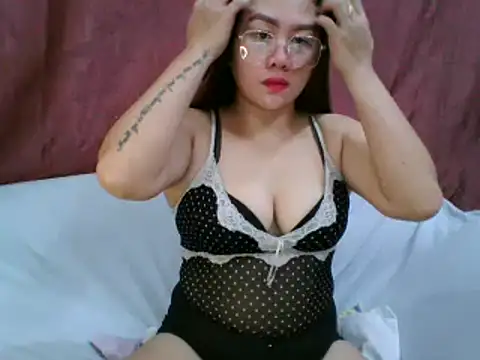 WildPussy4uxx online show from 4, 10, 2025