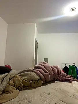 Chloe Leaozinho online show from 15, 10, 2025