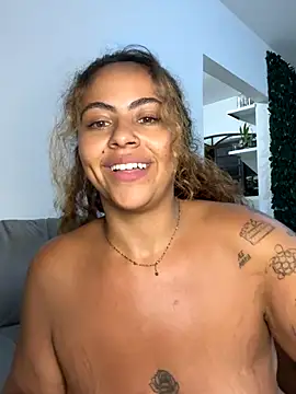 Chloe Leaozinho online show from 2, 11, 2025