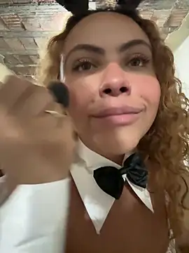 Chloe Leaozinho online show from 2, 4, 2026