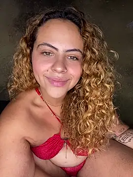 Snapshot of Chloe_Leaozinho chatting on 18, 4, 2026 Chloe Leaozinho online show from 18, 4, 2026