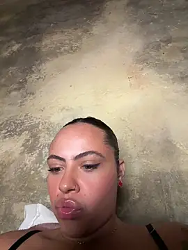 Snapshot of Chloe_Leaozinho chatting on 22, 5, 2026 Chloe Leaozinho online show from 22, 5, 2026