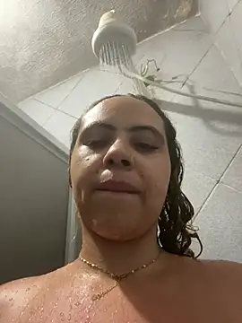 Snapshot of Chloe_Leaozinho chatting on 20, 7, 2026 Chloe Leaozinho online show from 20, 7, 2026