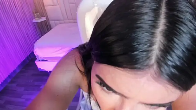 LovelyEyesx online show from 6, 2, 2026