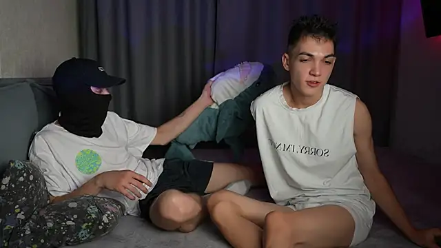 Snapshot of MattyandAiden chatting on 5, 8, 2026 MattyandAiden online show from 5, 8, 2026