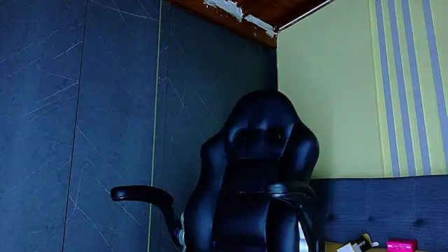 Snapshot of ALANNFERRER chatting on 12, 4, 2026 ALANNFERRER online show from 12, 4, 2026