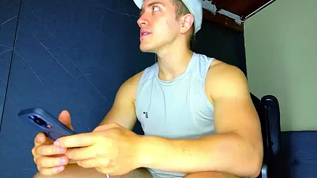 Snapshot of ALANNFERRER chatting on 13, 4, 2026 ALANNFERRER online show from 13, 4, 2026