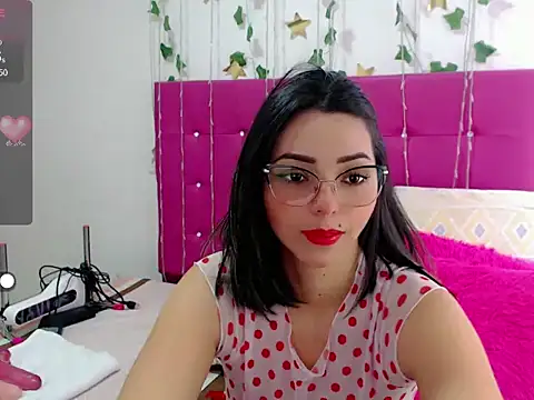 sara arias00 online show from 13, 10, 2025