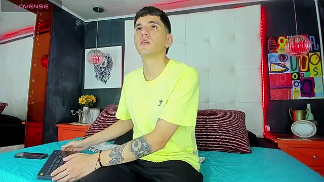 Matteo12  online show from 1, 10, 2025