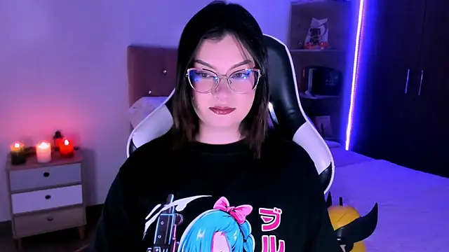 OphelianaRose33 online show from 30, 11, 2025