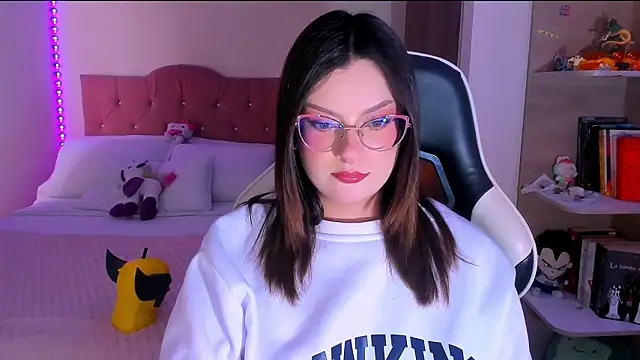 OphelianaRose33 online show from 17, 2, 2026