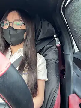 Linh 2004 online show from 22, 9, 2025