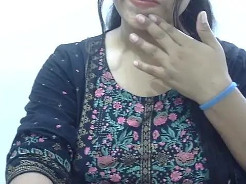 Snapshot of LIYO_ chatting on 4, 7, 2026 LIYO online show from 4, 7, 2026