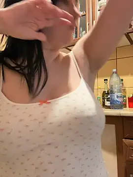Snapshot of TriumphLove chatting on 2, 5, 2026 TriumphLove online show from 2, 5, 2026