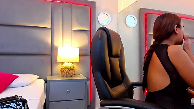 GabyMoreau online show from 18, 1, 2026