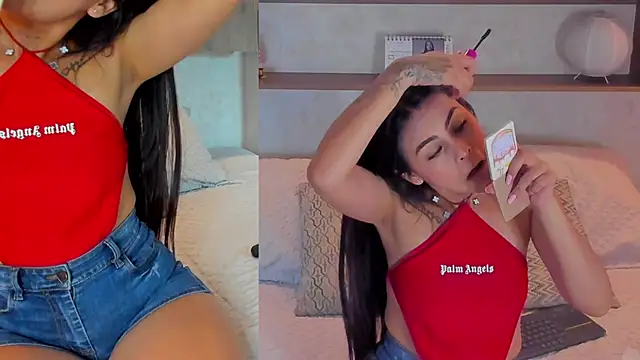 Snapshot of Emilly_Beaumont chatting on 24, 4, 2026 Emilly Beaumont online show from 24, 4, 2026