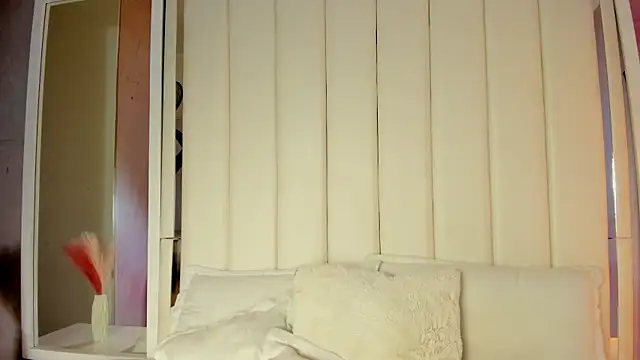 luna hot ass online show from 17, 10, 2025