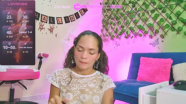 Karen Ariass online show from 28, 10, 2025