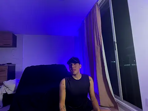 Snapshot of Axel_Hunter chatting on 8, 10, 2025 Axel Hunter online show from 8, 10, 2025