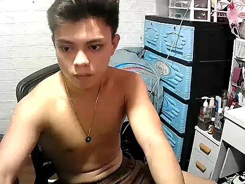 Snapshot of Pinoy_slutcummer69 chatting on 8, 5, 2026 Pinoy slutcummer69 online show from 8, 5, 2026
