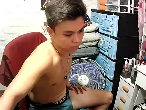 Snapshot of Pinoy_slutcummer69 chatting on 14, 5, 2026 Pinoy slutcummer69 online show from 14, 5, 2026