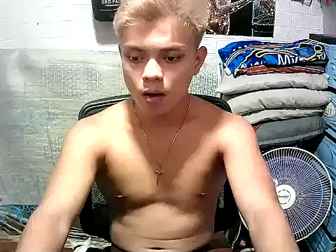 Snapshot of Pinoy_slutcummer69 chatting on 3, 6, 2026 Pinoy slutcummer69 online show from 3, 6, 2026
