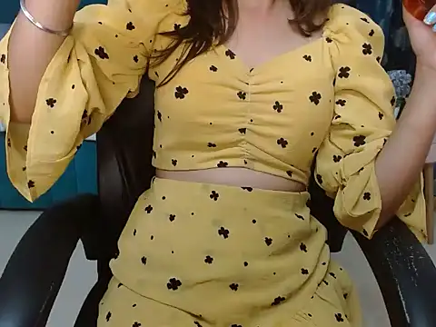 Urlove lily online show from 16, 9, 2025