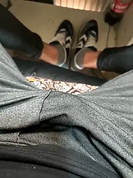 Snapshot of Ersin_meral chatting on 18, 9, 2025 Ersin meral online show from 18, 9, 2025