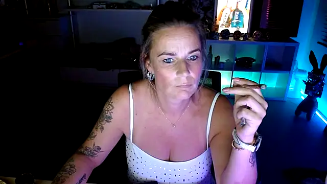 Mrs-Aurora online show from 13, 10, 2025