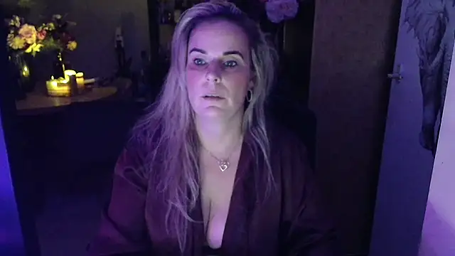 Mrs-Aurora online show from 1, 2, 2026