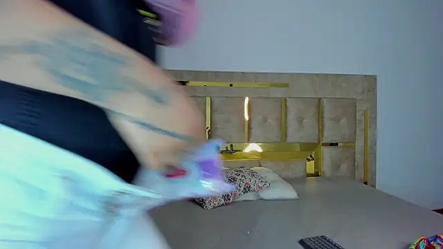 Kitty ravee online show from 14, 1, 2026