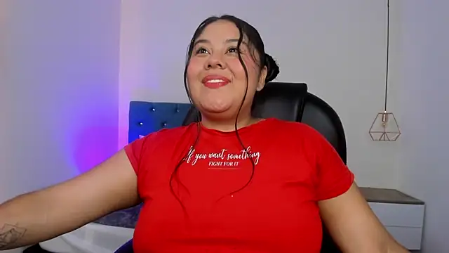 Snapshot of julieta_miller01 chatting on 11, 9, 2025 julieta miller01 online show from 11, 9, 2025