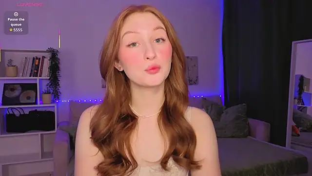 Snapshot of Betty_Twinkle chatting on 4, 10, 2025 Betty Twinkle online show from 4, 10, 2025
