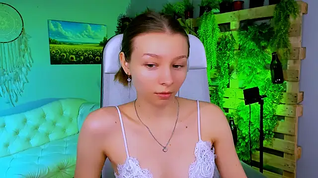 JulieDaniel online show from 25, 11, 2025