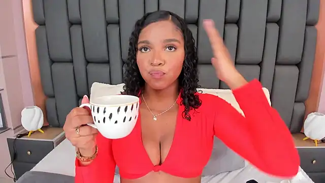 LisaMendez online show from 31, 10, 2025