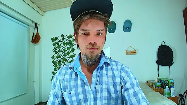 Snapshot of Gold_Loyal77 chatting on 10, 2, 2026 Gold Loyal77 online show from 10, 2, 2026