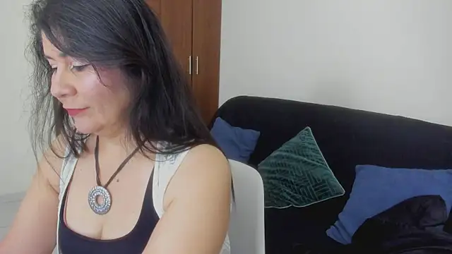 Snapshot of kiraGeiner chatting on 18, 6, 2026 kiraGeiner online show from 18, 6, 2026