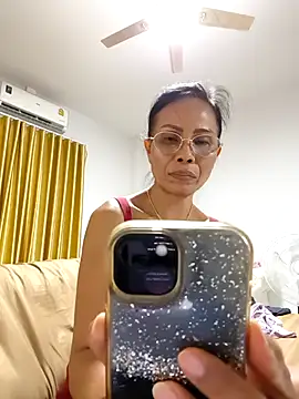 Mama Eva 1 online show from 22, 4, 2026