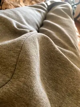 MuzzyFacing online show from 8, 4, 2026