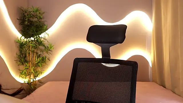 Emma and Issac online show from 26, 3, 2026