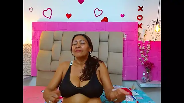 Damary Leon online show from 10, 9, 2025