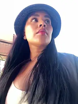 Snapshot of laure_torres chatting on 20, 2, 2026 laure torres online show from 20, 2, 2026