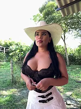 Snapshot of laure_torres chatting on 26, 2, 2026 laure torres online show from 26, 2, 2026