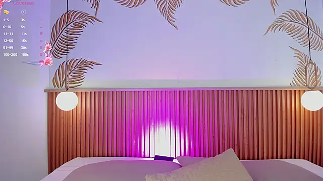 Snapshot of Valleriie_ chatting on 17, 6, 2026 Valleriie online show from 17, 6, 2026