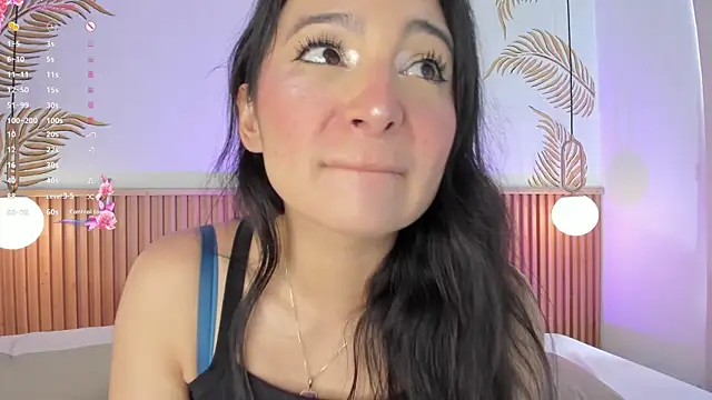 Snapshot of Valleriie_ chatting on 3, 7, 2026 Valleriie online show from 3, 7, 2026