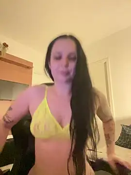 yumi-hot online show from 27, 2, 2026