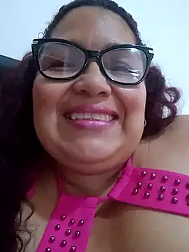 Snapshot of ladytropical1 chatting on 5, 10, 2025 ladytropical1 online show from 5, 10, 2025