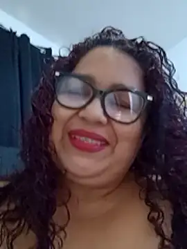 Snapshot of ladytropical1 chatting on 4, 12, 2025 ladytropical1 online show from 4, 12, 2025