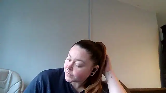 CurvyAlaya online show from 3, 2, 2026